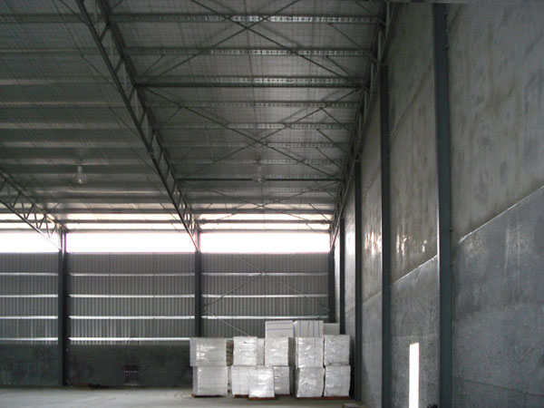 Factory & Warehouse with Precast Concrete Walls